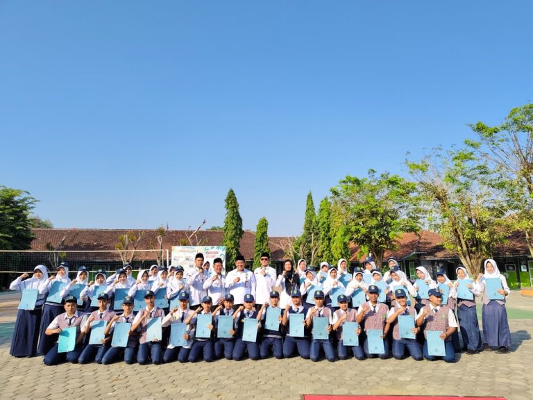 Etalase Prestasi MTsN 1 Pati